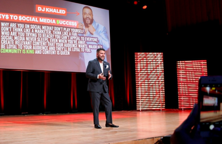 Crafting a Winning Social Media Marketing Campaign Crafting a Winning Social Media Marketing Campaign